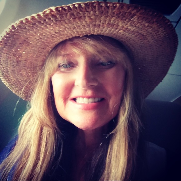 Meet your Posher, Sherri - Picture 6 of 6